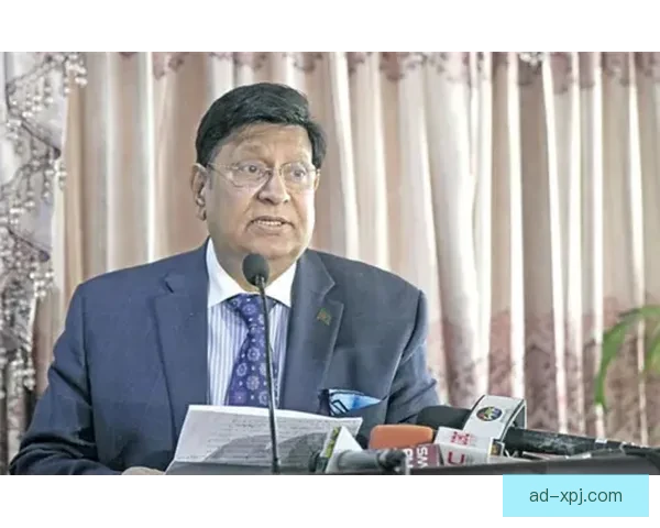 拉齐奥众将力劝萨里别缺席德比战 或将现场指挥但拒绝赛后发声